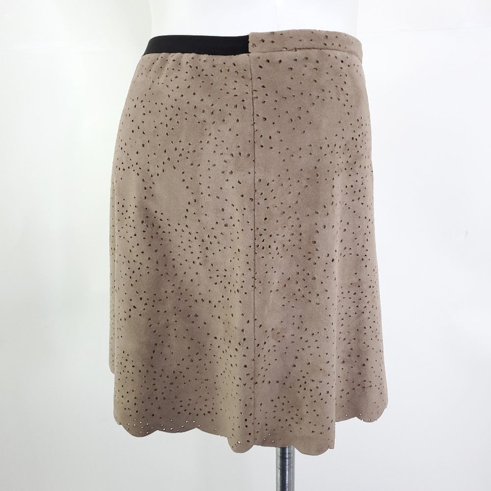 BGBGMaxAzria Sheryl Faux Suede Flare Mini Skirt Mocha Brown sz L - Picture 8 of 10